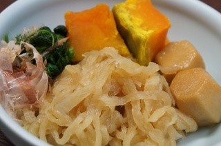 高はし - 野菜の盛り合わせ800円。