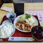 かつ源 - 本日のサービスランチ(豚バラ肉生姜焼定食)
