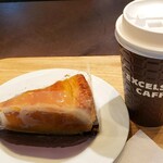 EXCELSIOR CAFFE - カフェラテL とアップルパイ　939円