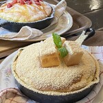 洋食・喫茶 たけ - カステラパンケーキ(プレーン、黒蜜きなこ)