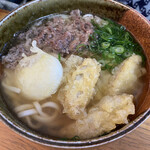 Oguma Udon - 肉ごぼう天うどん(¥730）おもち（¥120）トッピング