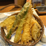 蕎麦と日本料理　驚　KYO - サクサクと軽い仕上がりの天ぷら、良い感じです。