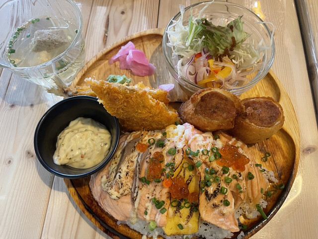 海鮮丼＆居酒屋 さかな屋のご予約 - 平和公園/海鮮 | 食べログ