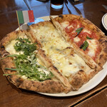 ピッツェリア・ダ・ガエターノ 薬院店 - トリコロール(ジェノベーゼ、クワトロフォルマッジ、マルゲリータ)4309円