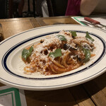 ア フェネステッラ - ナスとトマトのスパゲティ。