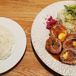 とんかつ 洋食の店 ICHIBAN - ライスとセットでいただきます！