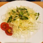 とんかつ 洋食の店 ICHIBAN - とんかつ用のキャベツ