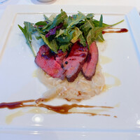 ブラッスリー ポール・ボキューズ 大丸東京 - 国産牛モモ肉のローストビーフ　サラダ仕立て