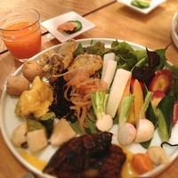 春秋ユラリ 恵比寿 - 野菜料理ビュッフェランチ1000円！
                生野菜が美味しいお店です