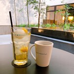 ブルーブックスカフェ - レモネードとコーヒー　たっぷり頂けるのが嬉しい