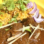 マンダニ　インドカレー - 今日のグレービーはかなり濃厚！
                                辛さは辛くしてもらったので辛いんですけど、
                                そうではなくて、スパイスの香味が濃厚！
                                しぬ！うまくてしぬ！
                                 
                                所沢タージマハルのバスマティもふっかふか絶佳！