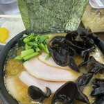 ラーメン 杉田家 - チャーシューメン　きくらげトピ