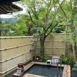 料亭旅館 竹千代 - 部屋の露天風呂