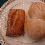 メインダイニングルーム 三笠 - ライ麦と全粒粉のパン、ロイヤルフレンチ