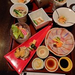 草菴 - 2日目夕食:二の膳(焼きもの,お造り,揚げもの,小鉢,洋皿,炊き合わせ)