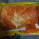 ヨークベニマル 佐和店 - パインパン　124円　ドライパインがカクレンボ