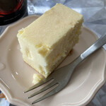 クリオロ 本店 - 幻のチーズケーキのカット