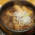 和酒・煮込み らいどん - 牛ホルモンのあか味噌煮