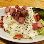 和酒・煮込み らいどん - ごろごろベーコンのポテトサラダ