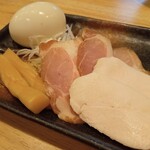 だし麺屋 ナミノアヤ 府中店 - だし麺トッピング（アップ）