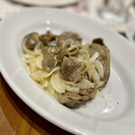 Abats - エシャレットのほうが食感が良いですがペコロスの甘さもなかなか合ってますよ