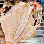 カネヒデ小林商店 - 天日干しで冷凍せずにそのまま送ってくれます