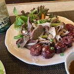 Ngon - 蒸し豚内臓の盛り合わせ