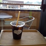 Tanabe en+ - 1階のカフェでアイスコーヒー。