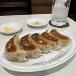中国菜館 岡田屋 - ギョウザ