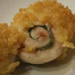 大阪串かつ てん家わん屋 - 開けてみた「とり梅」：スッと心地よい酸味！
      サッと香り良い大葉の余韻
      ♪