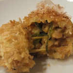 大阪串かつ てん家わん屋 - 【100円串】「納豆串」：ひきわり納豆がフワッとほぐれて。
      納豆の濃厚なコク
      ♪