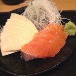 誠 - 旬の「サクラマスとタケノコ」
      サクラマスはマッタリと繊細な味わいです*\(^o^)/*