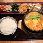 韓国鶏鍋 GOCHU - 本日のチゲ定食（豚肉＆シメジ）　1,300円