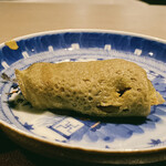 飄香 - 文明
      四大文明の１つ、黄河文明をイメージした一品。
      
      韃靼そば入りの柔らかしっとりクレープに熊野地鶏の胸身を細切りにし、怪味（ガイウェイ）ソースで味付け、芥菜スプライト・新生姜を一緒に巻いています。