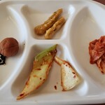 珍三カルビ - パンチャン