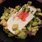 沖縄時間 - アボカドと島豆腐のサラダ