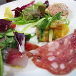 オステリア チロ - ・赤鶏のレバーペースト
      ・豊浜産 鯵のアマルフィ風マリネ 
      ・アオヤギとプンタレッレ　オレンジのサラダ
      ・サラミ　トスカーノ カチャトーラ