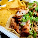 Mexican Food DOS MANOS - タコス　チキン