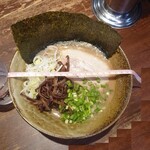 Hakata Ramen Tonkotsu Ya - 鬼濃（おにこく）豚骨_990円　丼の直径19.5cm