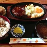 Suripisu - ランチ(デミグラスソースハンバーグ定食)