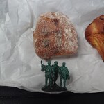 Backerei Brotzeit - ④ベリー系のパン　400円