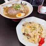 麺や hide - 醤油ラーメン＆半チャーハン  @1,120円也。