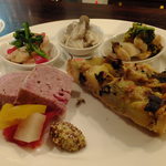 Wine Bar base - (ノ∇≦❤)前菜一人前1000円！絶品！量多い！('13.03月より)