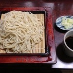 かめや - 大・大もり蕎麦です。通常の大盛りくらいの量です。もう少し盛りが欲しいです。