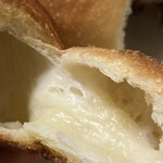 パン工場 - 極生塩パンの断面