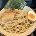 らーめん つけ麺 雅狼 - ムチムチの太麺が旨い。焼豚はバラともも。