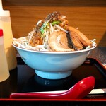 Ramen 296 - G系まぜそば(￥950)。
                      カラメマシはまだしも、ヤサイマシマシはやり過ぎでしたわ笑