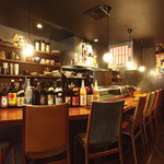 チドリアシ - 店内（カウンター8席、個室のお座敷もございます）