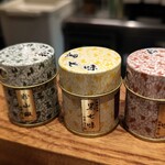 やき鳥 卍郎 - 粉山椒、黒七味、一味