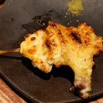 やき鳥 卍郎 - 手羽先